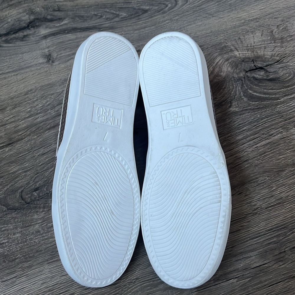 Rose gold Slip-On Loafers. - Picture 3 of 4